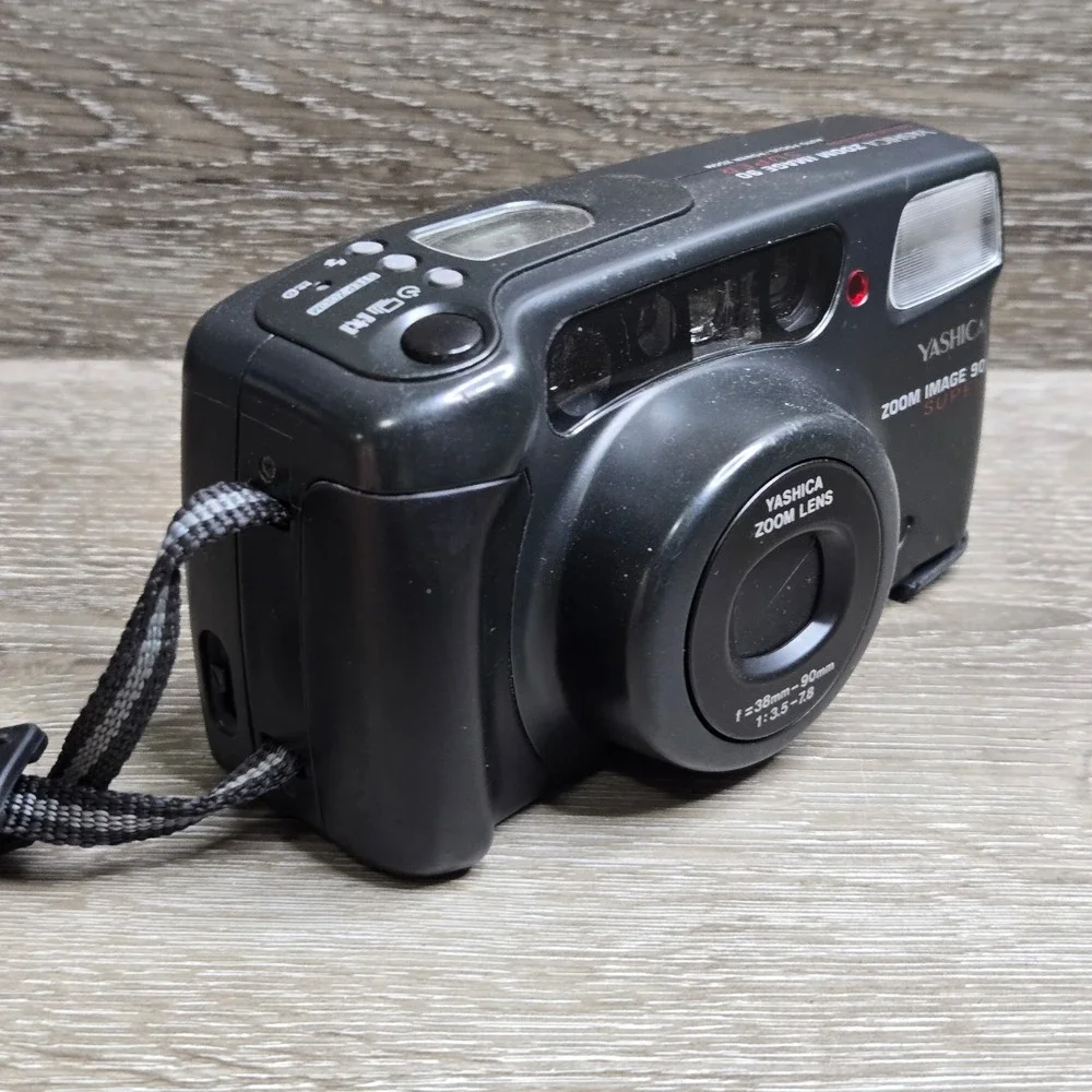 Yashica Zoom Image 90 Super f=38-90mm 1:3.5-7.8 Point Shoot Camera Tested + Batt